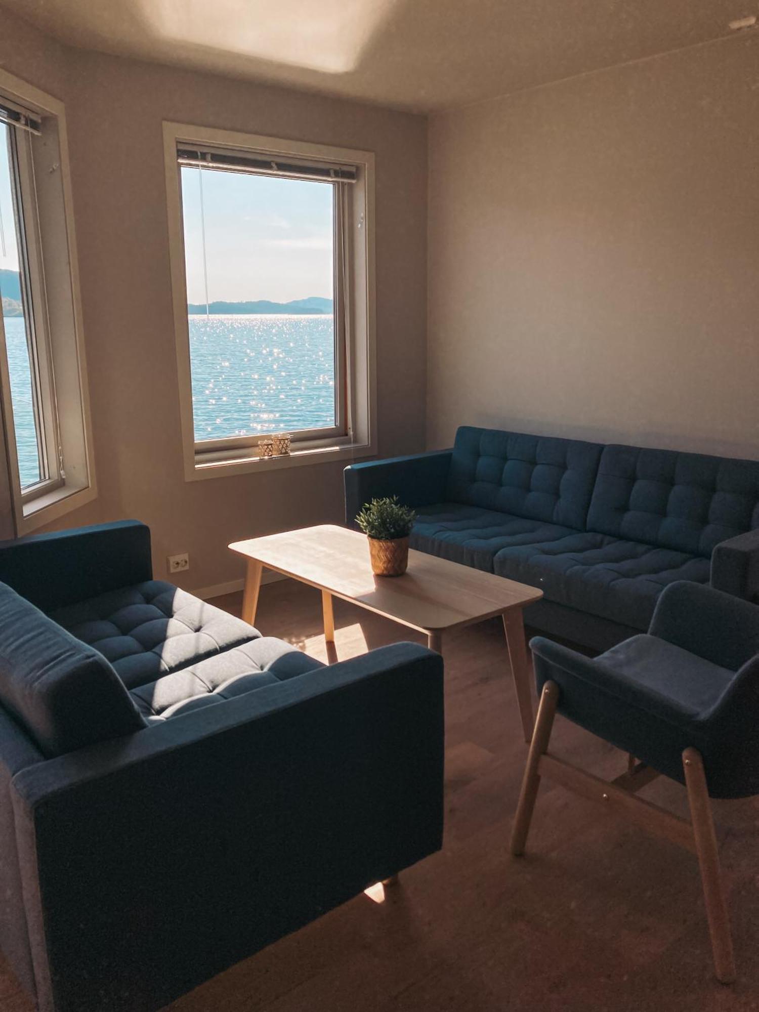 Preikestolen Panorama - Seaside Apartments Jørpeland Extérieur photo