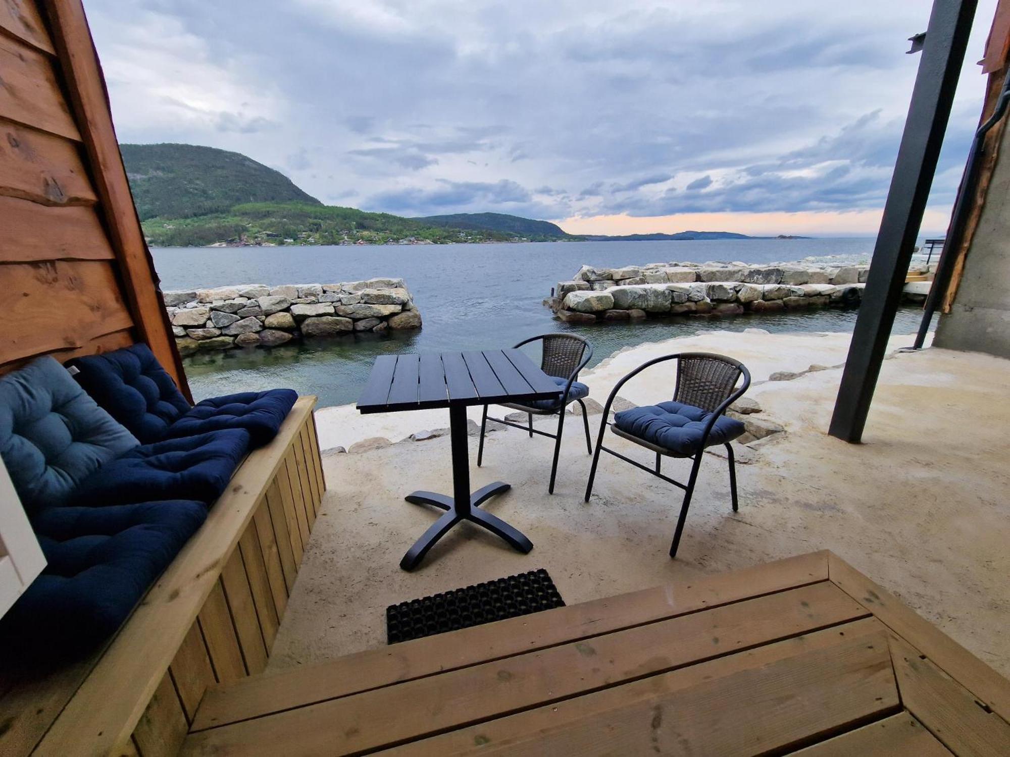 Preikestolen Panorama - Seaside Apartments Jørpeland Extérieur photo