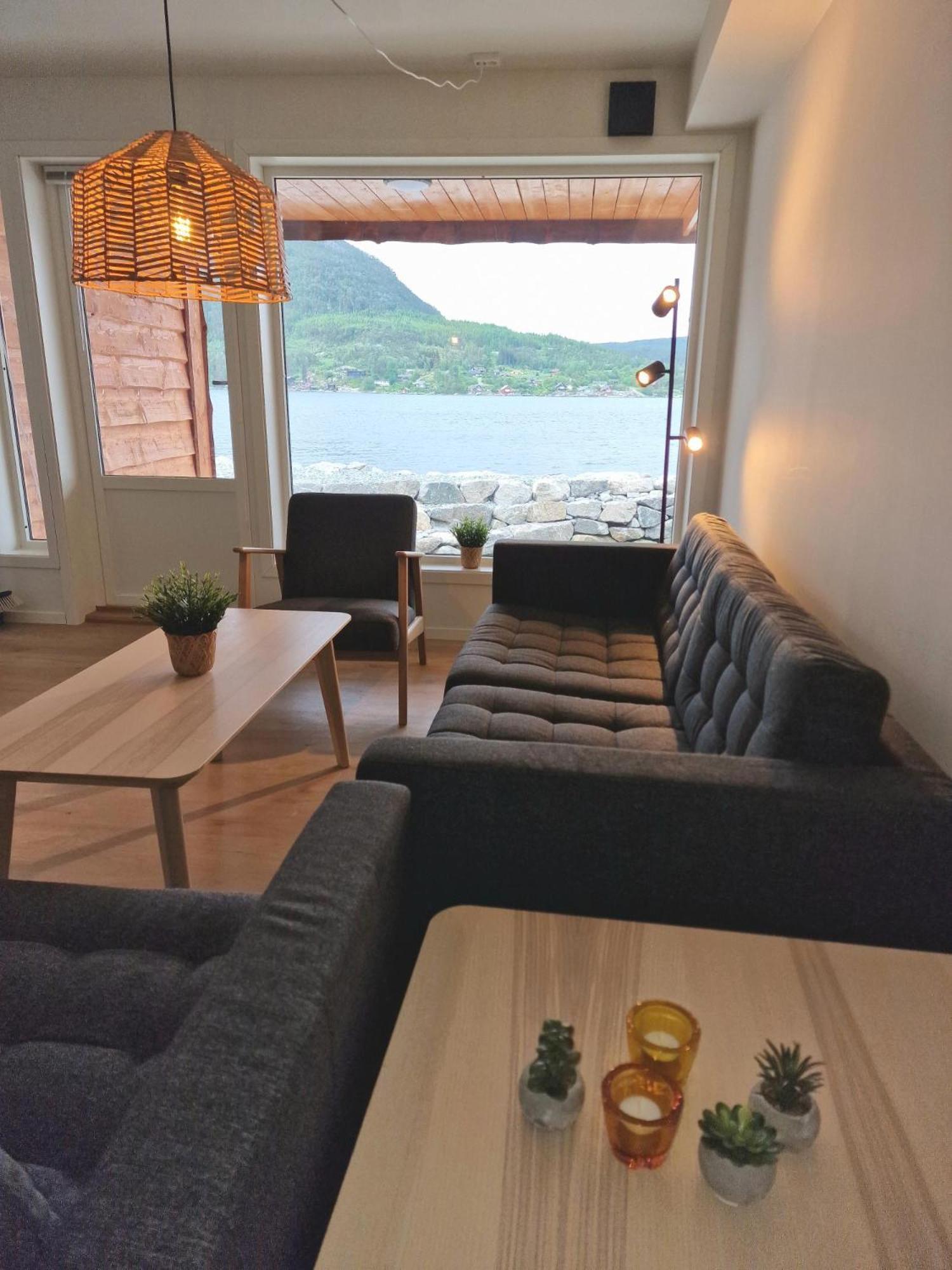 Preikestolen Panorama - Seaside Apartments Jørpeland Extérieur photo